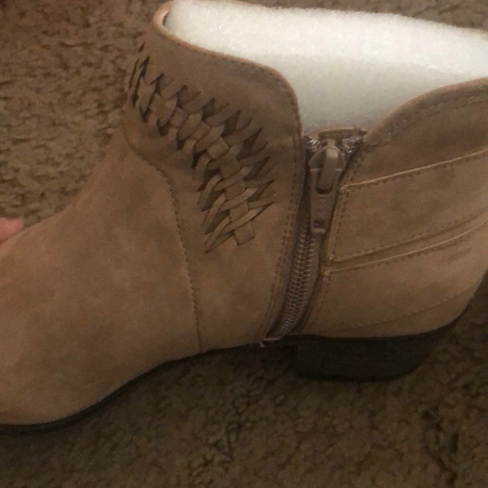 American Rag Booties - Picture 3 of 8